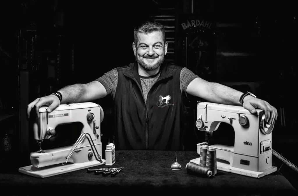 Jérémy, réparateur de machines à coudre